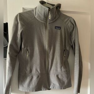 Women’s Patagonia full zip light weight better sweater. Size small